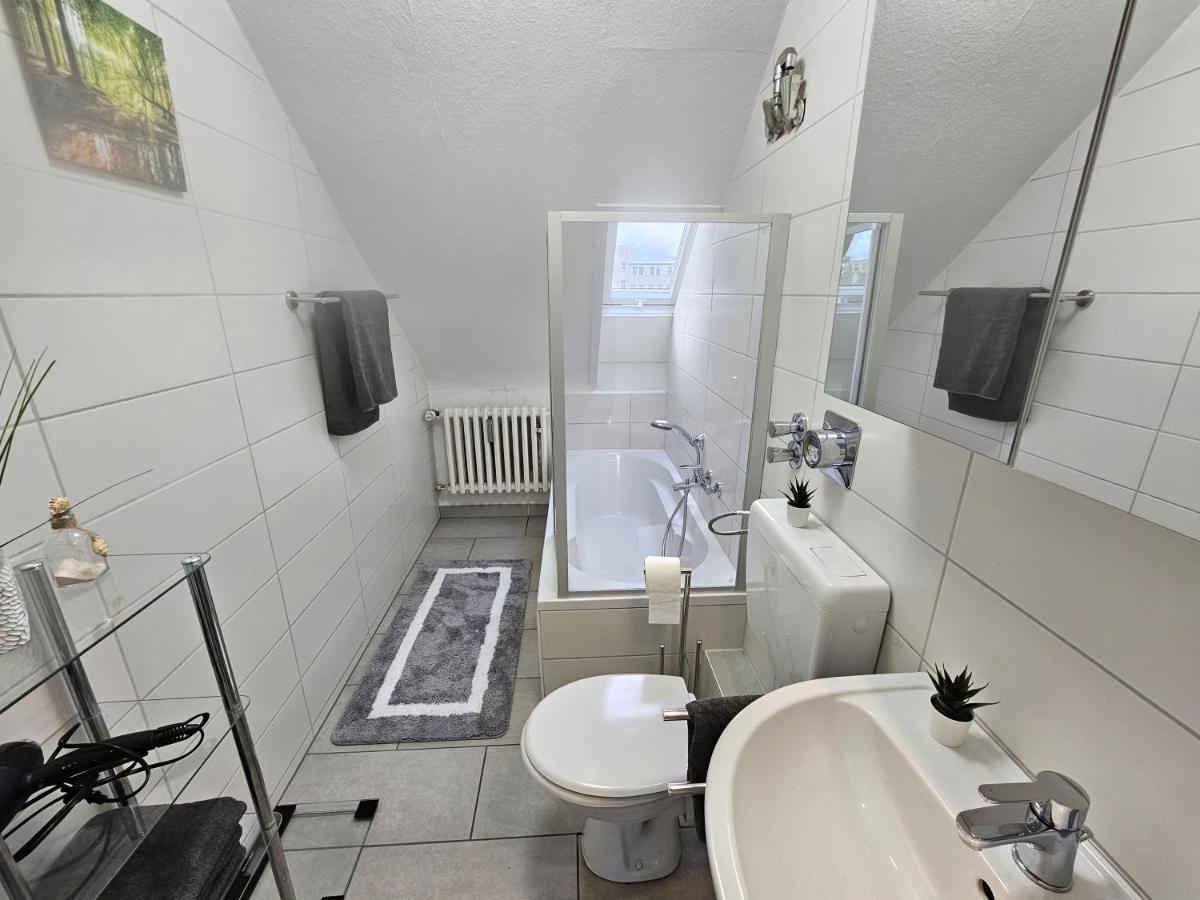 Exklusives Und Helles Dachgeschoss-Apartment No 3 Im Zentrum Von Kassel, Schnelles 1Gbit Internet, Geschirrspueler, Boxspringbetten Exterior foto